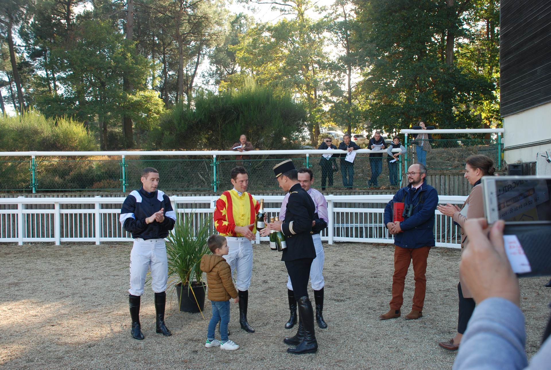 HORSES HORSE COMPETITION PLATE Escacadron De Saumur et Marcel Bel
